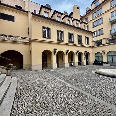Unique Charles Bridge 2Bdr Apartment. Prague Luaran gambar